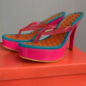 SCHUTZ Fluorescent Platform Heel Thong Strap Size 8 EU39 NIB